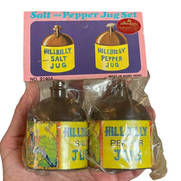Vintage Hillbilly Salt & Pepper Shakers Moonshine Jugs Hong Kong Novelty NOS - Picture 3 of 16